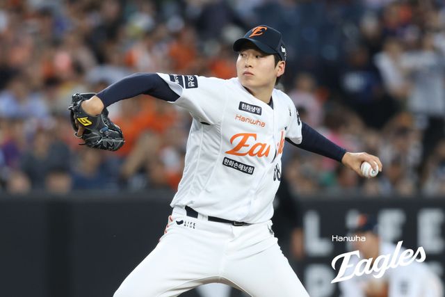 한화는 5일 대전 한화생명 볼파크에서 열린 2025 신한 SOL Bank KBO리그 KT와의 홈경기에서 0-7 완패를 당했다. 2연승이 끊긴 한화는 시즌 전적 36승25패가 되며 위닝시리즈에 만족을 해야 했다. 한화 이글스