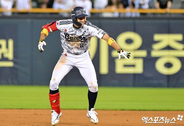 5일 오후 서울 송파구 잠실야구장에서 열린 '2025 신한 SOL Bank KBO리그' KIA 타이거즈와 두산 베어스의 경기, 10회말 2사 1,2루 두산 김민석이 끝내기 안타를 날린 후 기뻐하고 있다. 잠실, 김한준 기자