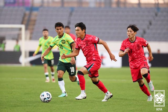 호주의 사령탑 토니 비드머 감독이 한국과의 경기가 좋은 스파링이었다고 평가했다. 비드머 감독은 한국을 아시아 최고의 팀 중 하나라고 치켜세우며 이번 경기를 통해 많은 걸 얻었다고 짚었다. 사진 대한축구협회