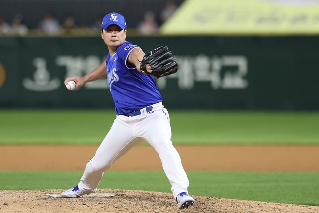 삼성 라이온즈 최고참 투수 오승환이 지난 4일 SSG 랜더스와의 인천 원정 경기에서 ⅓이닝 1피안타 1볼넷 1탈삼진 무실점을 기록했다. 사진 삼성 라이온즈