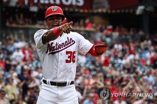 키움 히어로즈가 5일 단기 대체 외국인 선수로 미국 출신 우투우타 외야수 스톤 개랫을 영입했다. 기존 외인타자 루벤 카디네스는 지난달 31일 두산 베어스전에서 우측 팔꿈치 통증을 호소하면서 전력에서 이탈했다. 연합뉴스