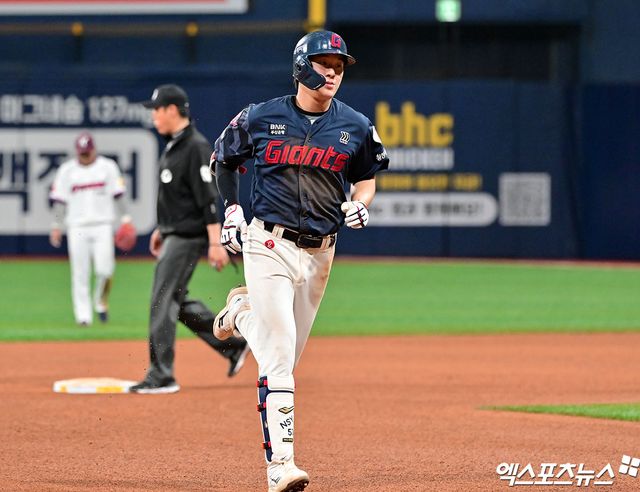 롯데 자이언츠 내야수 나승엽이 지난 6월 5일 2군에서 수비 훈련 중 공에 눈을 맞으면서 동아대학교 병원에 입원했다. 사진 엑스포츠뉴스 DB