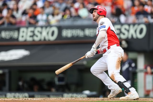 6일 오후 광주-KIA챔피언스필드에서 열린 '2025 신한 SOL Bank KBO리그' 한화 이글스와 KIA 타이거즈의 경기, KIA가 3:2로 승리했다. KIA 위즈덤은 홈런 1개를 포함해 3타수 2안타 1타점으로 팀 승리에 힘을 보탰다. KIA 타이거즈