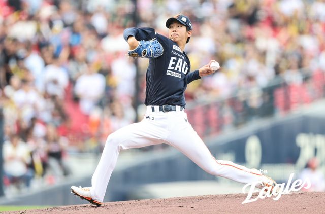 7일 오후 광주-KIA챔피언스필드에서 열린 '2025 신한 SOL Bank KBO리그' 한화 이글스와 KIA 타이거즈의 경기, 한화가 연장 11회 승부 끝에 3:2로 승리했다. 한화 선발 황준서는 5이닝 1피안타 4사사구 5탈삼진 1실점 비자책을 기록했다. 한화 이글스 