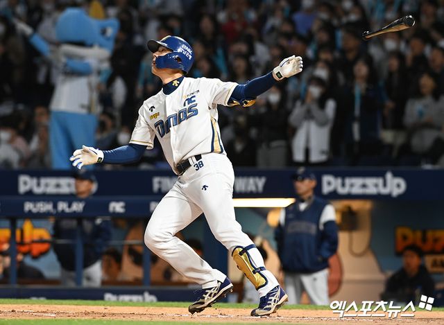 SSG 랜더스가 NC 다이노스와 7일 트레이드에 합의했다. NC에 2026 KBO 신인 드래프트 4라운드 지명권과 현금 5천만원을 넘기는 조건으로 외야수 김성욱을 영입했다. 김성욱은 2013년 1군 데뷔 이후 통산 2178타수 516안타 타율 0.237 78홈런 293타점 64도루 360득점 출루율 0.310 장타율 0.398을 기록했다. SSG는 즉시 전력감을 확보하기 위해 트레이드가 추진됐다고 설명했다. 엑스포츠뉴스 DB