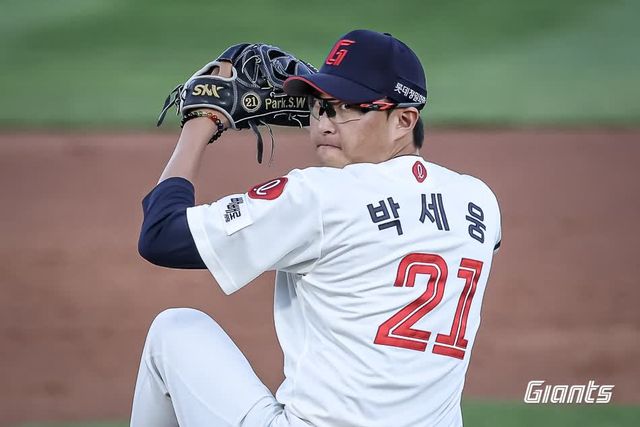 2025 시즌 5월 이후 슬럼프에 빠진 롯데 자이언츠 토종 에이스 박세웅. 사진 롯데 자이언츠