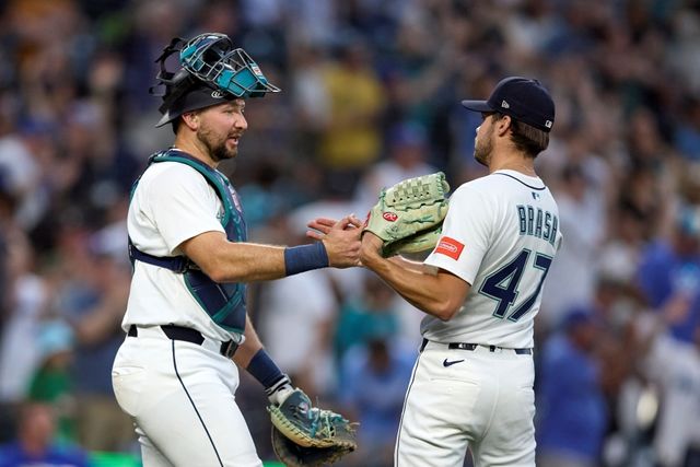 시애틀 매리너스 포수 칼 롤리가 1일 미국 워싱턴주 시애틀의 T-모바일 파크에서 열린 2025 미국 메이저리그(MLB) 캔자스시티 로열스와의 홈경기에 3번타자 겸 포수로 선발 출전해 3타수 1안타(1홈런) 2타점을 기록했다. AP 연합뉴스