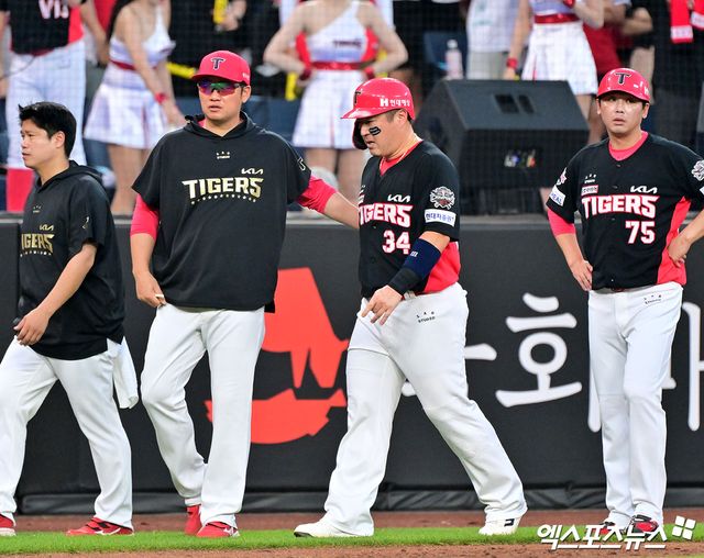 KIA 타이거즈 베테랑 타자 최형우가 지난 8일 대전 한화 이글스전에서 주루 중 부상을 당해 2025 KBO 올스타전 참가가 불발됐다. 김호령이 대신 참가한다. 사진 엑스포츠뉴스 DB