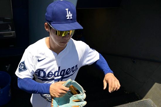 LA 다저스 김혜성이 10일(한국시간) 미국 위스콘신주 밀워키 아메리칸 패밀리 필드에서 열린 2025 미국 메이저리그(MLB) 밀워키 브루어스와의 원정경기 7회초 대주자로 출전해 1타수 1안타 1도루를 기록했다. 연합뉴스