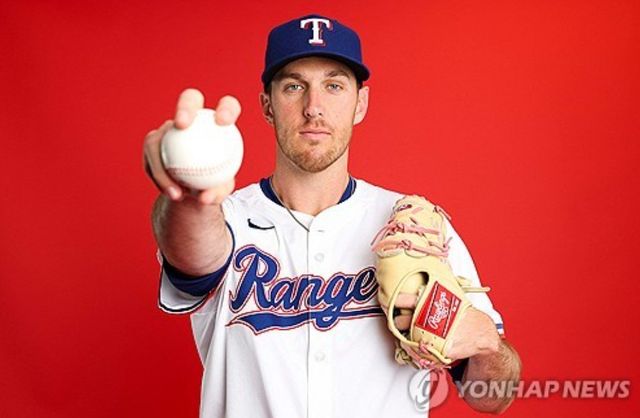 KT 위즈가 11일 윌리엄 쿠에바스를 대체할 투수로 패트릭 머피를 연봉 27만7000달러에 영입했다. 나도현 KT 단장은 머피에 대해 빠른 공이 장점이고, 투심, 커터, 커브 등의 구종을 고르게 구사할 줄 아는 투수라고 전했다. AFP 연합뉴스