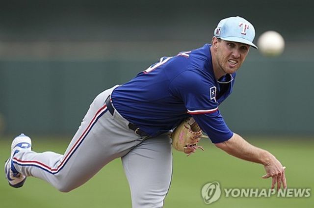 KT 위즈가 11일 윌리엄 쿠에바스를 대체할 투수로 패트릭 머피를 연봉 27만7000달러에 영입했다. 나도현 KT 단장은 머피에 대해 빠른 공이 장점이고, 투심, 커터, 커브 등의 구종을 고르게 구사할 줄 아는 투수라고 전했다. AP 연합뉴스