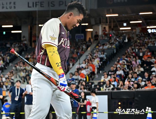 11일 오후 대전 한화생명 볼파크에서 열린 2025 신한 SOL Bank KBO 올스타전 홈런더비, KT 안현민이 타격 후 숨을 고르고 있다. 엑스포츠뉴스 대전, 김한준 기자