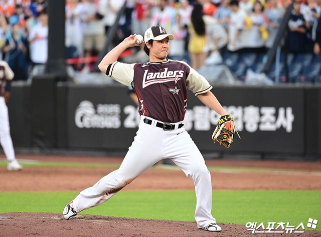 12일 오후 대전 한화생명볼파크에서 열린 '2025 신한 SOL Bank KBO 올스타전' 드림 올스타와 나눔 올스타의 경기, 2회말 2사 1,2루 나눔 최정이 역투하고 있다. 엑스포츠뉴스 대전, 박지영 기자