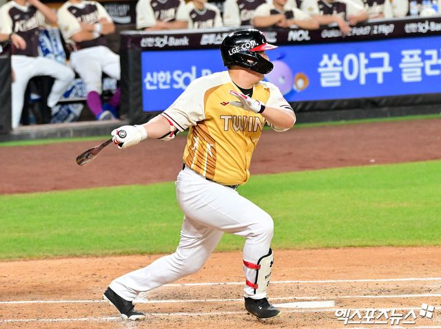 12일 오후 대전한화생명볼파크에서 열린 '2025 신한 SOL Bank KBO 올스타전' 드림 올스타와 나눔 올스타의 경기, 나눔 올스타 김현수가 타격을 하고 있다. 엑스포츠뉴스 대전, 김한준 기자