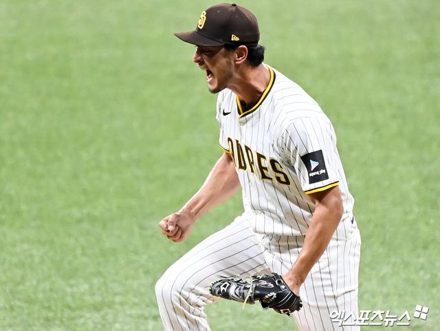 미국 메이저리그 샌디에이고 파드리스에서 뛰고 있는 일본 투수 다르빗슈 유가 13일(한국시간) 미국 캘리포니아주 샌디에이고의 펫코파크에서 열린 2025 메이저리그 필라델피아 필리스와의 홈 경기에 선발등판, 4⅔이닝 5피안타 3볼넷 2탈삼진 4실점을 기록했다. 사진 엑스포츠뉴스 DB