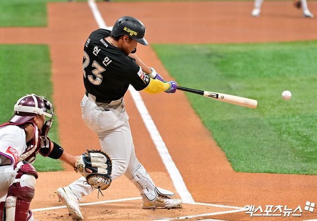 KT 위즈 외야수 안현민 2025시즌 전반기 국내 타자 중 두 번째로 많은 16개의 홈런을 기록했다. 사진 엑스포츠뉴스 DB