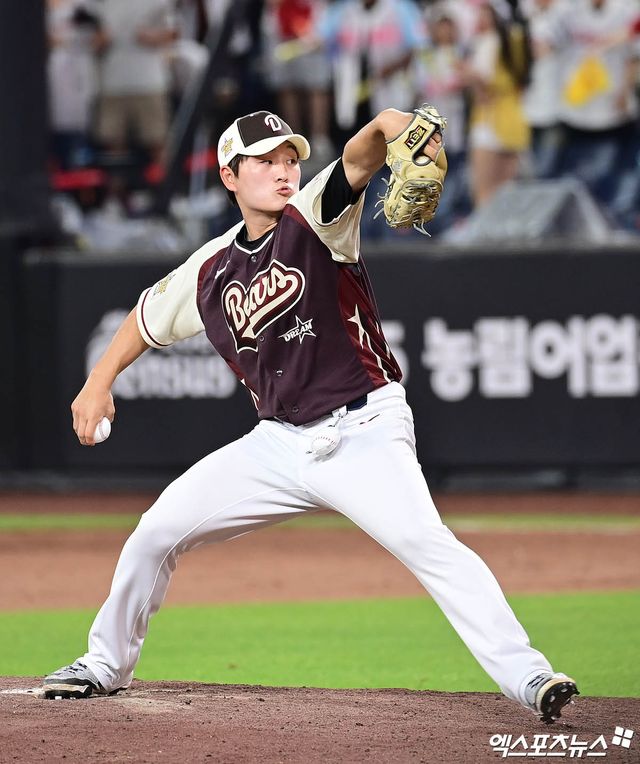 12일 오후 대전 한화생명볼파크에서 열린 '2025 신한 SOL Bank KBO 올스타전' 드림 올스타와 나눔 올스타의 경기, 7회말 드림 김택연이 역투하고 있다. 엑스포츠뉴스 DB
