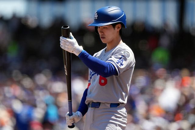LA 다저스 유틸리티 야수 김혜성이 13일 캘리포니아주 샌프란시스코의 오라클파크에서 열린 샌프란시스코 자이언츠와의 원정경기에 7번타자 겸 2루수로 선발 출전해 4타수 1안타 1타점을 기록했다. 다저스는 샌프란시스코를 2:1로 제압하고 7연패에서 벗어났다. Imagn Images 연합뉴스
