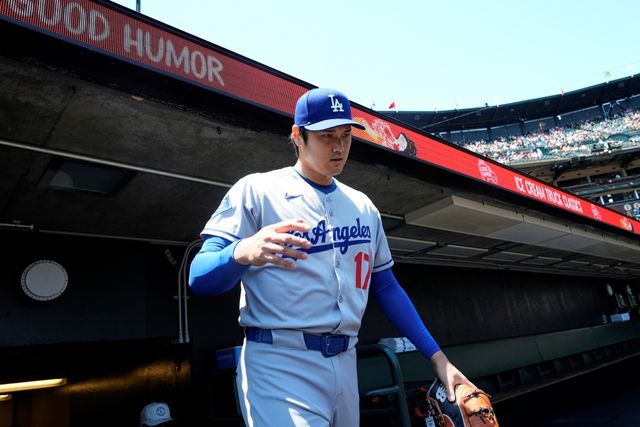 오타니 쇼헤이가 15일 미국 조지아주 애틀랜타의 트루이스트파크에서 열린 2025 미국 메이저리그 올스타 전야제 기자회견에서 선발투수로도 포스트시즌에 나설 수 있게 준비하고 있다고 밝혔다. 다만 2026 월드베이스볼클래식에서 투·타 겸업을 할지에 대해서는 말을 아꼈다. AP 연합뉴스