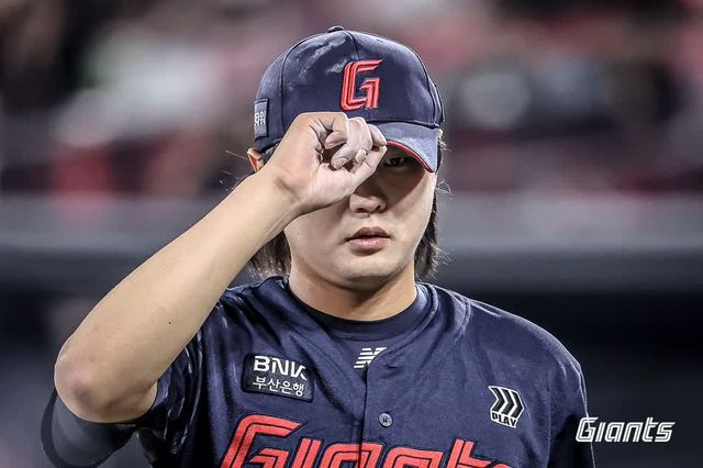 롯데 자이언츠 셋업맨 정철원이 2025시즌 전반기 43⅔이닝 4승1패 20홀드로 팀의 상위권 안착에 결정적인 역할을 해줬다. 사진 롯데 자이언츠