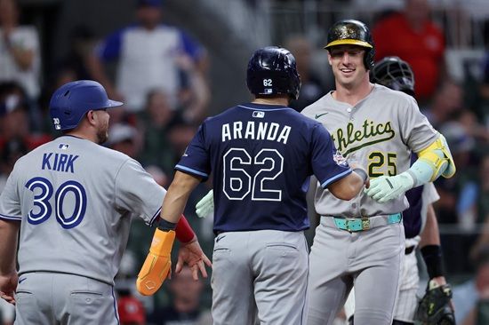 애슬레틱스 브렌튼 루커가 16일(한국시간) 미국 조지아주 애틀랜타 트루이스트 파크에서 열린 2025 미국 MLB 올스타전 7회초 스리런 홈런을 쏴 올리며 추격의 불을 지폈다. 연합뉴스