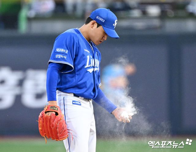 11일 오후 수원KT위즈파크에서 열린 '2025 신한 SOL Bank KBO리그' 삼성 라이온즈와 KT 위즈의 경기, 1회말 삼성 선발투수 이승현이 공을 힘차게 던지고 있다. 엑스포츠뉴스 DB