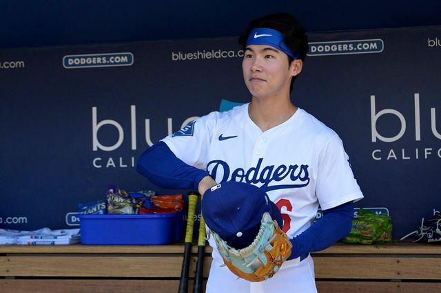 LA 다저스 김혜성이 20일(한국시간) 오전 10시10분 미국 캘리포니아주 로스앤젤레스의 다저스타디움에서 열리는 2025 미국 메이저리그(MLB) 밀워키 브루어스와의 홈경기에 8번타자 겸 2루수로 선발 출전한다. 그는 지난 19일 밀워키전 2타수 1안타를 기록한 뒤 세 번째 타석에서 대타 에스테우리 루이스와 교체됐다. 연합뉴스