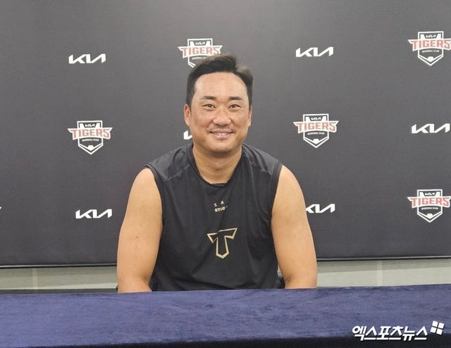 19일 오후 광주-KIA챔피언스필드에서 열릴 예정이었던 '2025 신한 SOL Bank KBO리그' NC 다이노스와 KIA 타이거즈의 경기가 그라운드 사정으로 취소됐다. KIA 김태군이 취재진과 인터뷰에 임하고 있다. 광주, 유준상 기자