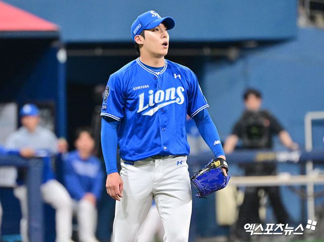 20일 오후 서울 구로구 고척스카이돔에서 열린 '2025 신한 SOL Bank KBO리그' 삼성 라이온즈와 키움 히어로즈의 경기, 4회말 2사 삼성 원태인이 투구가 볼로 판정을 받자 아쉬워하고 있다. 엑스포츠뉴스 DB