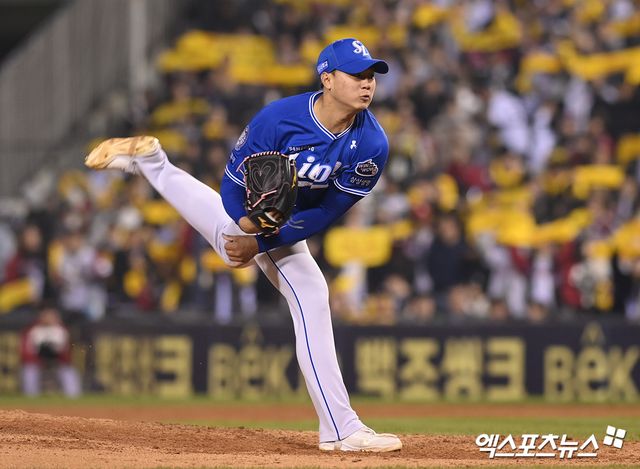 삼성 라이온즈 배찬승이 올해 정규시즌 경기에 등판해 역투하고 있다. 엑스포츠뉴스 DB