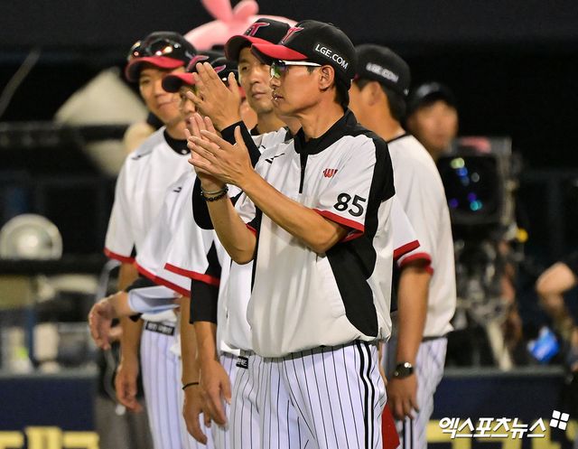 염경엽 감독이 이끄는 LG 트윈스가 20일 서울 잠실야구장에서 열린 2025 신한 SOL Bank KBO리그 롯데 자이언츠와의 팀 간 11차전에서 3-2 승리를 거두고 단독 2위 수성에 성공했다. 사진 김한준 기자