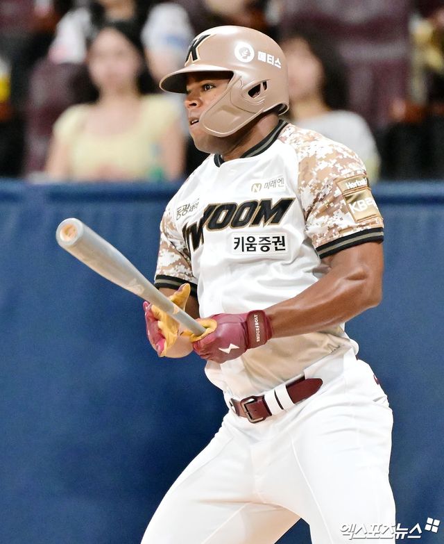 키움 히어로즈 스톤 개랫이 올해 정규시즌 경기에서 타격하고 있다. 엑스포츠뉴스 DB