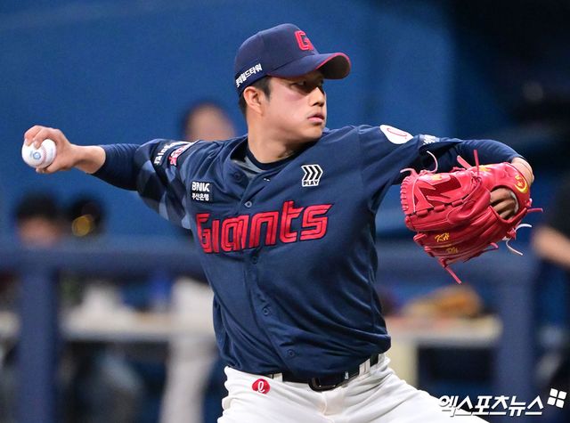 롯데 자이언츠 우완 김강현이 2025시즌 44경기 47이닝 2승2패 3홀드 평균자책점 3.45으로 뛰어난 성적을 거두고 있다. 사진 엑스포츠뉴스 DB