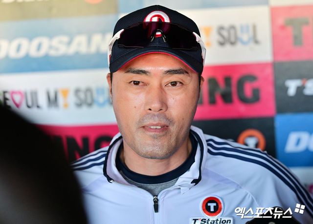 두산 베어스 조성환 감독대행이 올해 정규시즌 경기를 앞두고 인터뷰에 임하고 있다. 엑스포츠뉴스 DB