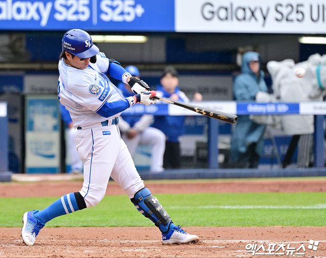 22일 오후 대구삼성라이온즈파크에서 열린 '2025 신한 SOL Bank KBO리그' SSG 랜더스와 삼성 라이온즈의 경기, 삼성 강민호가 5번타자 겸 포수로 선발 출전해 5타수 3안타 4타점을 기록했다. 엑스포츠뉴스 DB