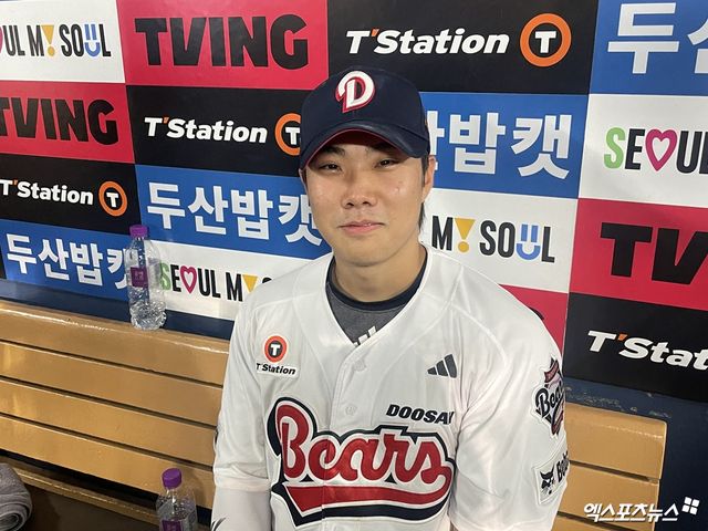 두산 베어스 박준순이 23일 잠실 한화 이글스전을 마치고 인터뷰 후 기념촬영하고 있다. 잠실, 최원영 기자