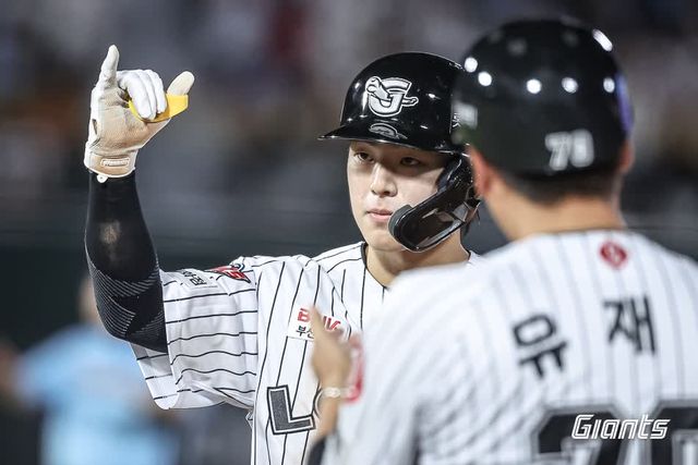 롯데 자이언츠 내야수 한태양이 25일 부산 사직야구장에서 열린 2025 신한 SOL Bank KBO리그 KIA 타이거즈와의 팀 간 10차전에서 3타점을 기록, 팀 승리를 이끌었다.