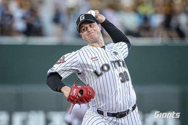 롯데 자이언츠 외국인 투수 터커 데이비슨이 25일 부산 사직야구장에서 열린 2025 신한 SOL Bank KBO리그 KIA 타이거즈와의 팀 간 10차전에서 5이닝 3실점을 기록했다. 사진 롯데 자이언츠