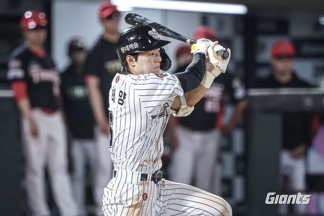 롯데 자이언츠 내야수 한태양이 25일 부산 사직야구장에서 열린 2025 신한 SOL Bank KBO리그 KIA 타이거즈와의 팀 간 10차전에서 4타수 3안타 3타점을 기록, 팀 3연승을 이끌었다. 사진 롯데 자이언츠