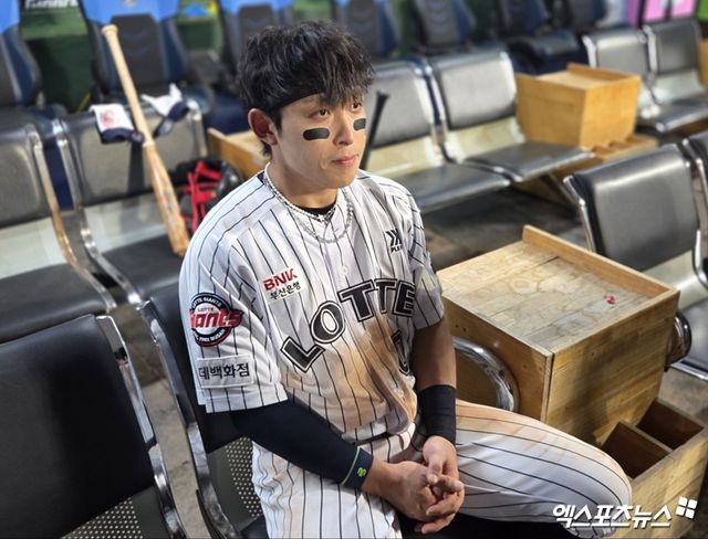 롯데 자이언츠 외야수 황성빈이 26일 부산 사직야구장에서 열린 2025 신한 SOL Bank KBO리그 KIA 타이거즈와의 팀 간 11차전에 1번타자 겸 중견수로 선발출전, 2안타 1볼넷으로 3출루를 기록하며 팀 4연승에 힘을 보탰다. 사진 엑스포츠뉴스