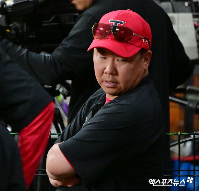 이범호 감독이 이끄는 KIA 타이거즈가 26일 부산 사직야구장에서 열린 2025 신한 SOL Bank KBO리그 롯데 자이언츠와의 팀 간 11차전에서 4-9로 패배, 5연패에 빠졌다. 사진 엑스포츠뉴스 DB