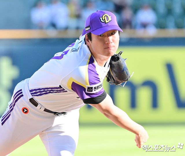 26일 오후 서울 송파구 잠실야구장에서 열린 '2025 신한 SOL Bank KBO리그' LG 트윈스와 두산 베어스의 경기, 1회초 두산 선발투수 곽빈이 공을 힘차게 던지고 있다. 엑스포츠뉴스 잠실, 김한준 기자