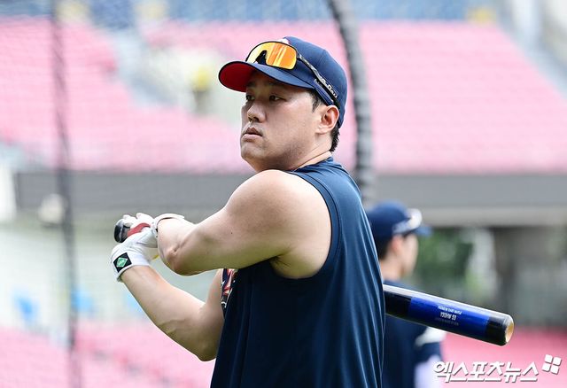 22일 오후 서울 송파구 잠실야구장에서 열리는 '2025 신한 SOL Bank KBO리그' 한화 이글스와 두산 베어스의 경기에 앞서 두산 양석환이 타격 훈련을 하고 있다. 엑스포츠뉴스 DB