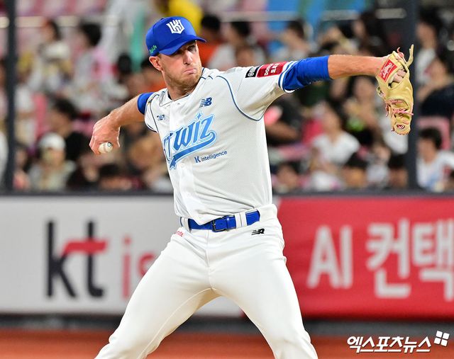 KT 위즈 선발투수 패트릭 머피가 올해 정규시즌 경기에 등판해 투구하고 있다. 엑스포츠뉴스 DB