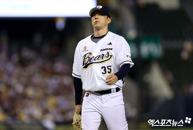 27일 오후 서울 송파구 잠실야구장에서 열린 '2025 신한 SOL Bank KBO리그' LG 트윈스와 두산 베어스의 경기, 7회초 2사 두산 고효준이 공을 던진 뒤 마운드에서 내려오고 있다. 잠실, 김한준 기자