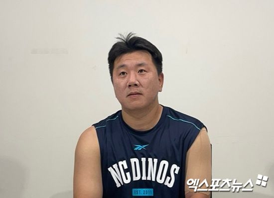 NC 다이노스 이우성이 29일 부산 사직야구장에서 열린 2025 신한 SOL Bank KBO리그 롯데 자이언츠와 원정경기를 앞두고 취재진의 인터뷰에 응하고 있다. 엑스포츠뉴스 사직, 김유민 기자