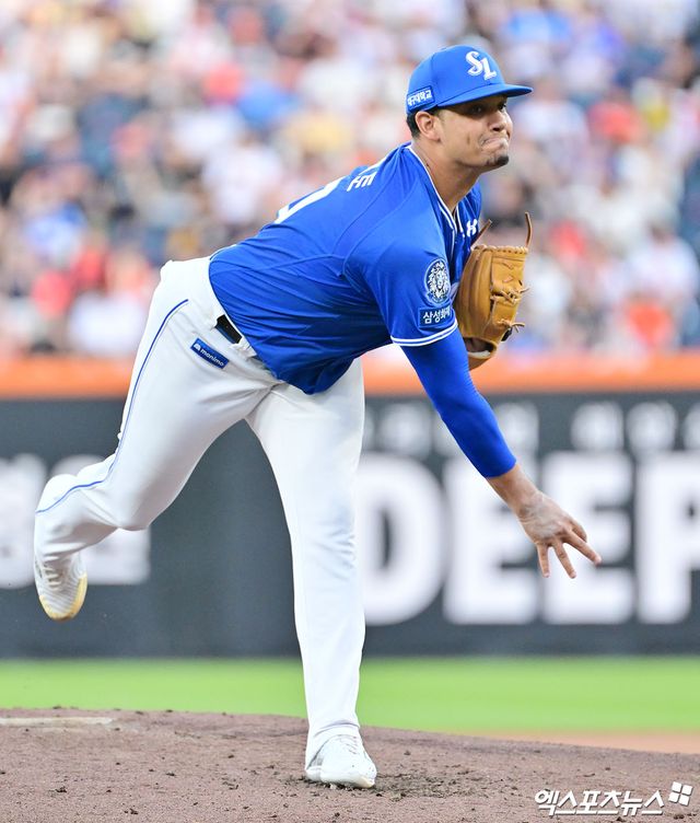 삼성 라이온즈 헤르손 가라비토가 29일 대전 한화 이글스전에 선발 등판해 투구하고 있다. 대전, 김한준 기자