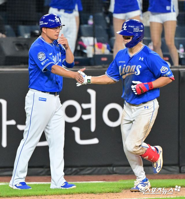 삼성 라이온즈 박승규가 29일 대전 한화 이글스전에서 홈런을 친 뒤 베이스를 돌고 있다. 대전, 김한준 기자