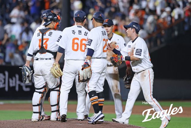 한화 이글스는 3일 대전 한화생명 볼파크에서 2025 신한 SOL Bank KBO리그 NC 다이노스와의 홈경기에서 주중 3연전 위닝시리즈에 도전한다. 경기 전까지 시즌 전적 46승33패1무(승률 0.582)로 여전히 단독 1위에 자리해 있다. 한화 이글스