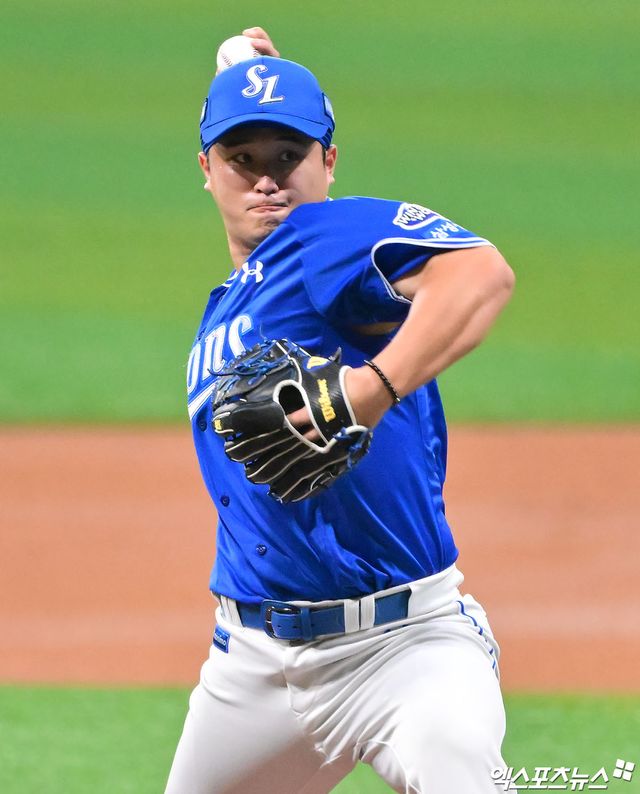 27일 오후 서울 구로구 고척스카이돔에서 열린 '2025 신한 SOL Bank KBO리그' 삼성 라이온즈와 키움 히어로즈의 경기, 1회말 삼성 선발투수 최원태가 공을 힘차게 던지고 있다. 엑스포츠뉴스 DB